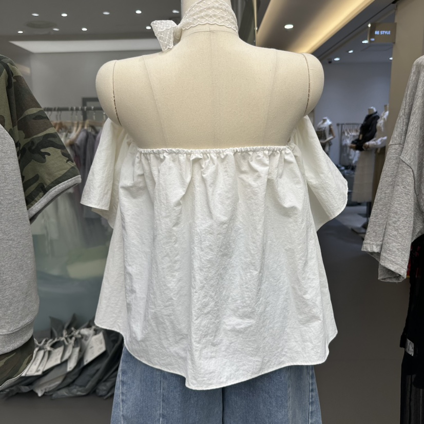 INTHEEND東大門直郵女裝新款25春夏熱賣襯衫蕾絲衫含脖帶露肩INTHEEND襯衫/蕾絲衫
