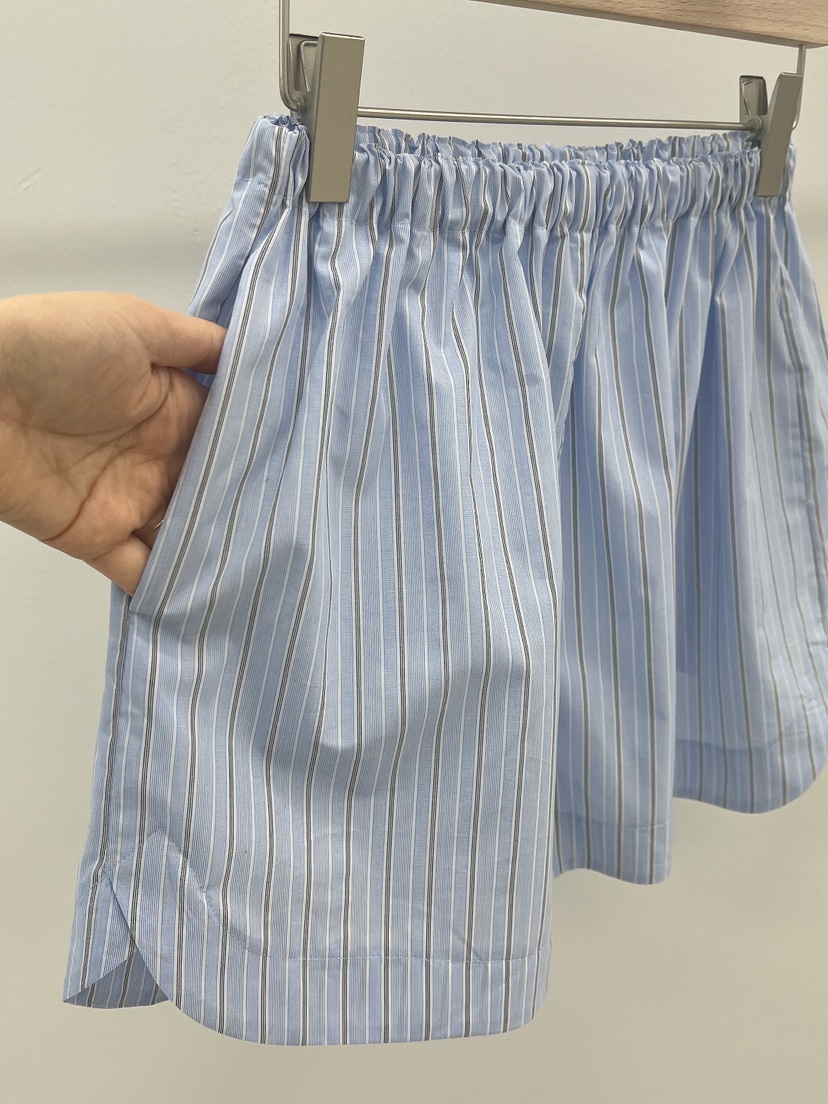 AURA韓國代購女裝新款熱賣職業真品25春夏人氣時尚推薦短褲Au ra短褲