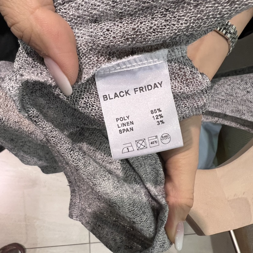 BLACKFRIDAY韓國直郵女裝新款真品職業推薦熱賣人氣25春夏T恤BLACK FRIDAYT恤
