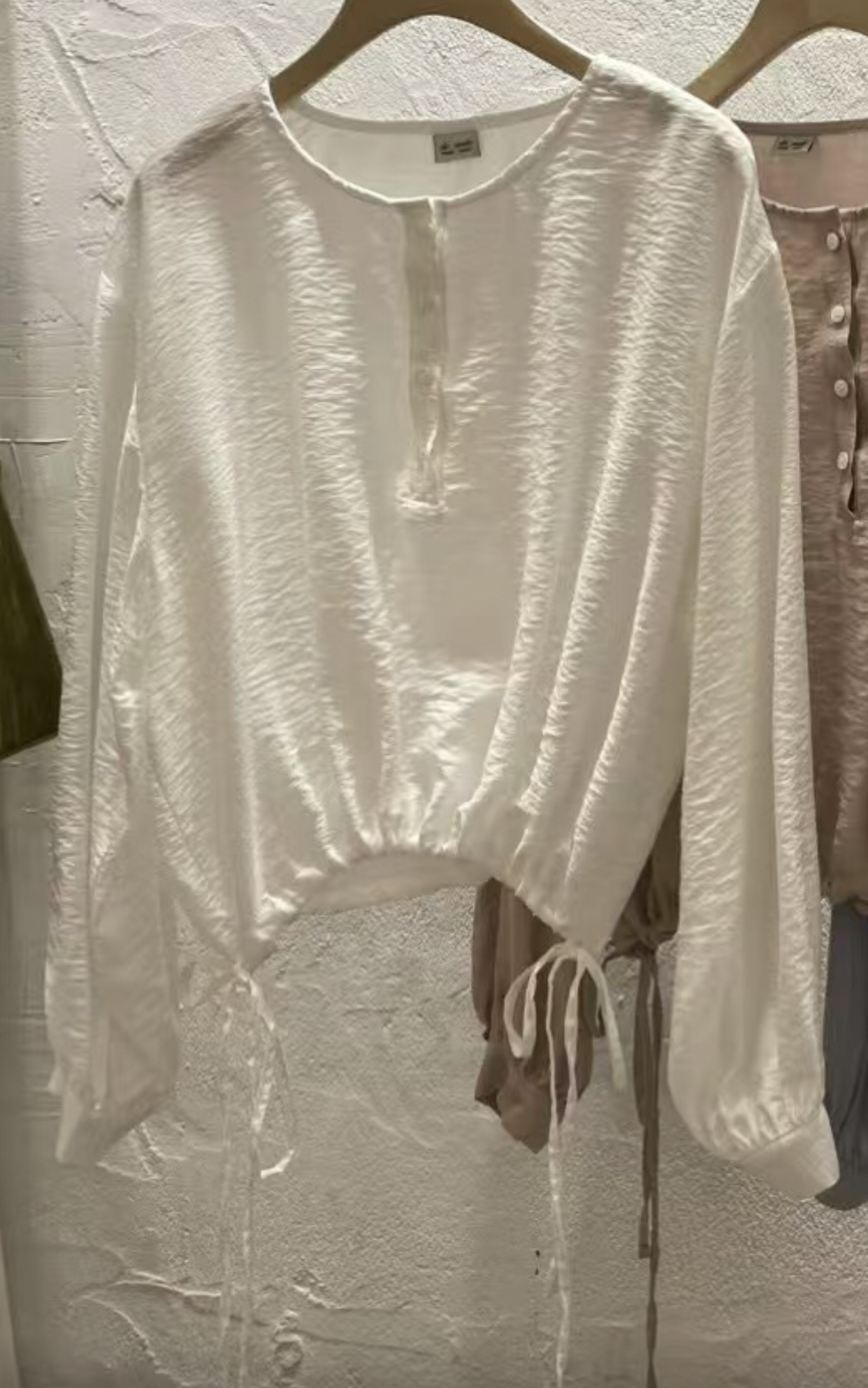 DE ONDO東大門直郵女裝新品真品25春夏職業熱賣襯衫蕾絲衫DE ONDO襯衫/蕾絲衫