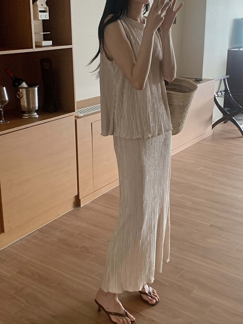 VERNI韓國直郵㊣東大門實拍女裝新品熱賣時尚推薦人氣套裝百褶VERNI套裝
