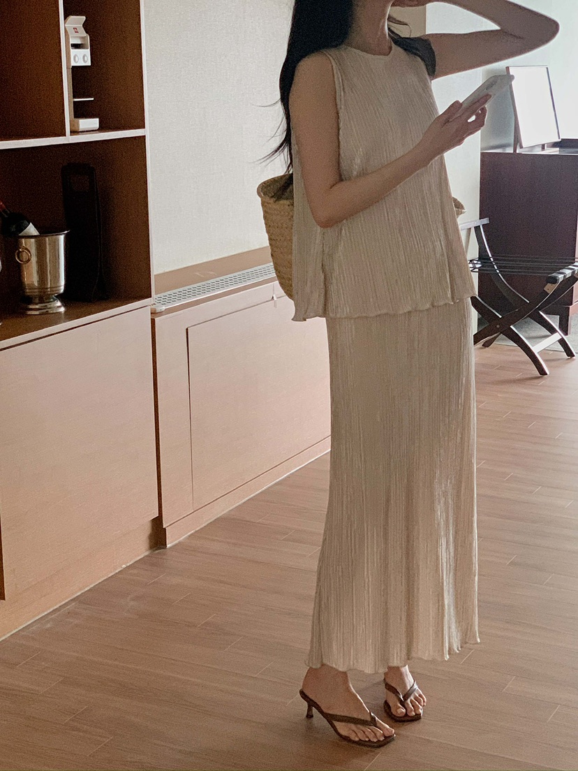 VERNI韓國直郵㊣東大門實拍女裝新品熱賣時尚推薦人氣套裝百褶VERNI套裝