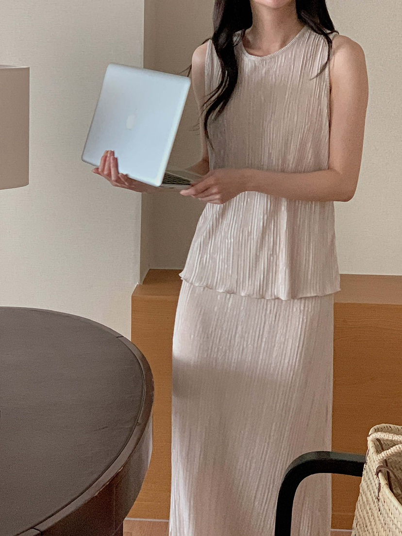 VERNI韓國直郵㊣東大門實拍女裝新品熱賣時尚推薦人氣套裝百褶VERNI套裝