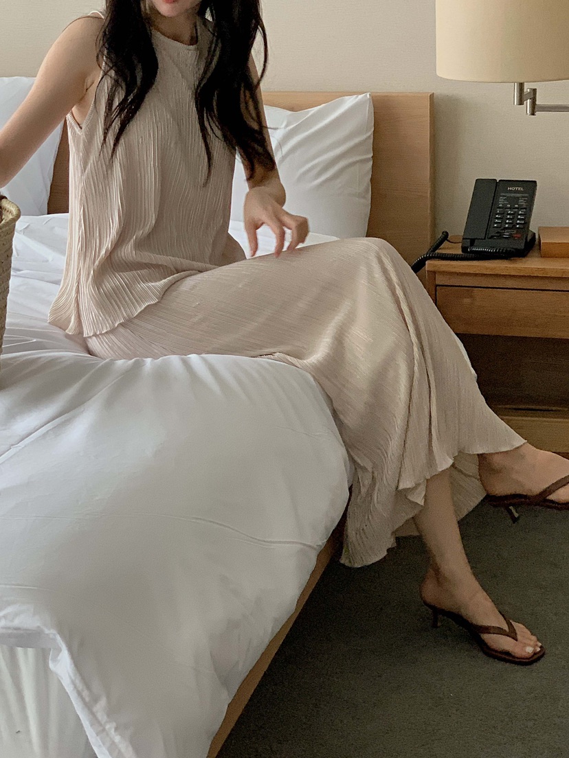 VERNI韓國直郵㊣東大門實拍女裝新品熱賣時尚推薦人氣套裝百褶VERNI套裝