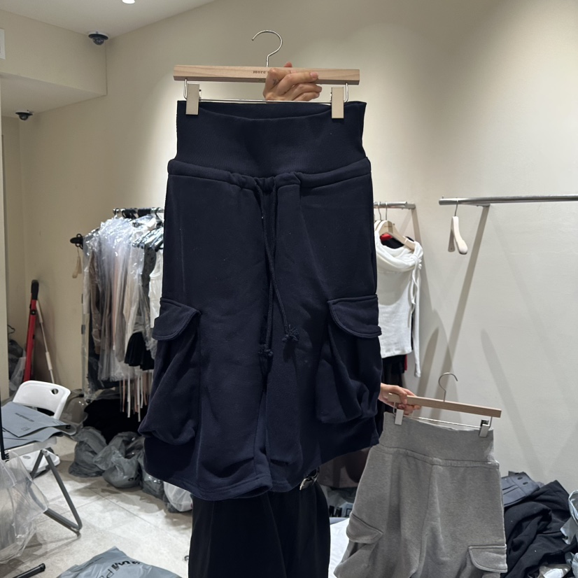MOREMORE韓國直郵㊣女裝新品推薦時尚熱賣休閑人氣短褲口袋more more短褲圖色3