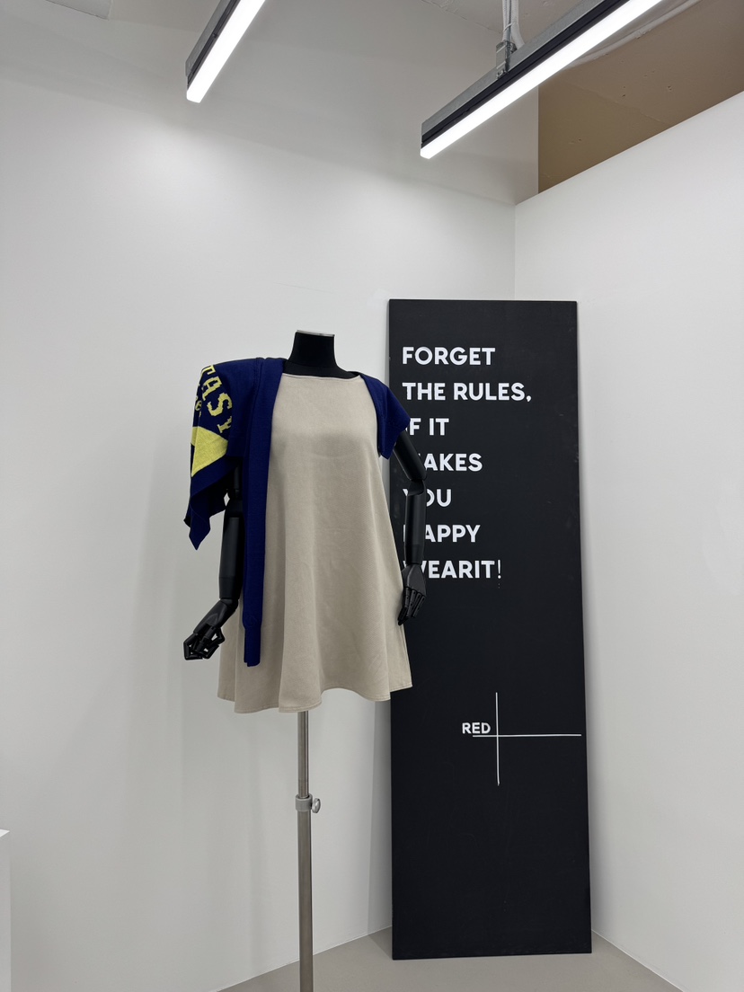 RED-A韓國直郵㊣女裝新品25春夏熱賣時尚休閑人氣連衣裙V領RED-A連衣裙