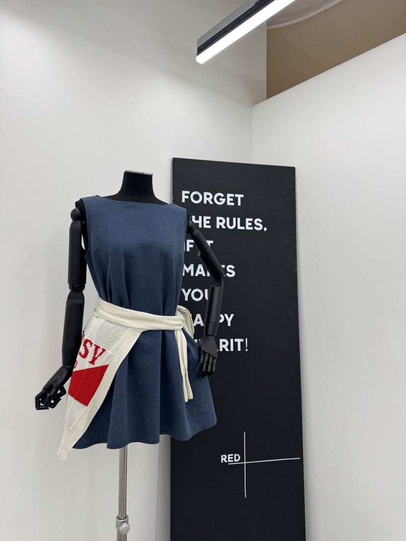 RED-A韓國直郵㊣女裝新品25春夏熱賣時尚休閑人氣連衣裙V領RED-A連衣裙