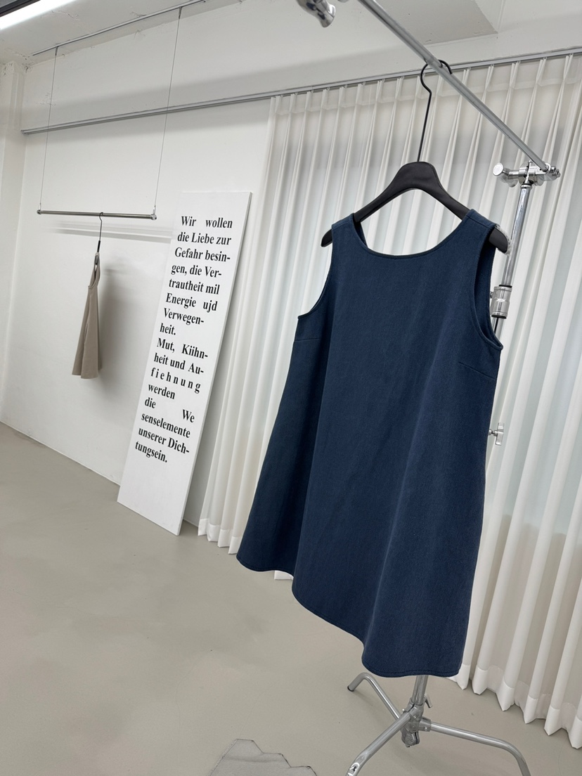 RED-A韓國直郵㊣女裝新品25春夏熱賣時尚休閑人氣連衣裙V領RED-A連衣裙圖色2