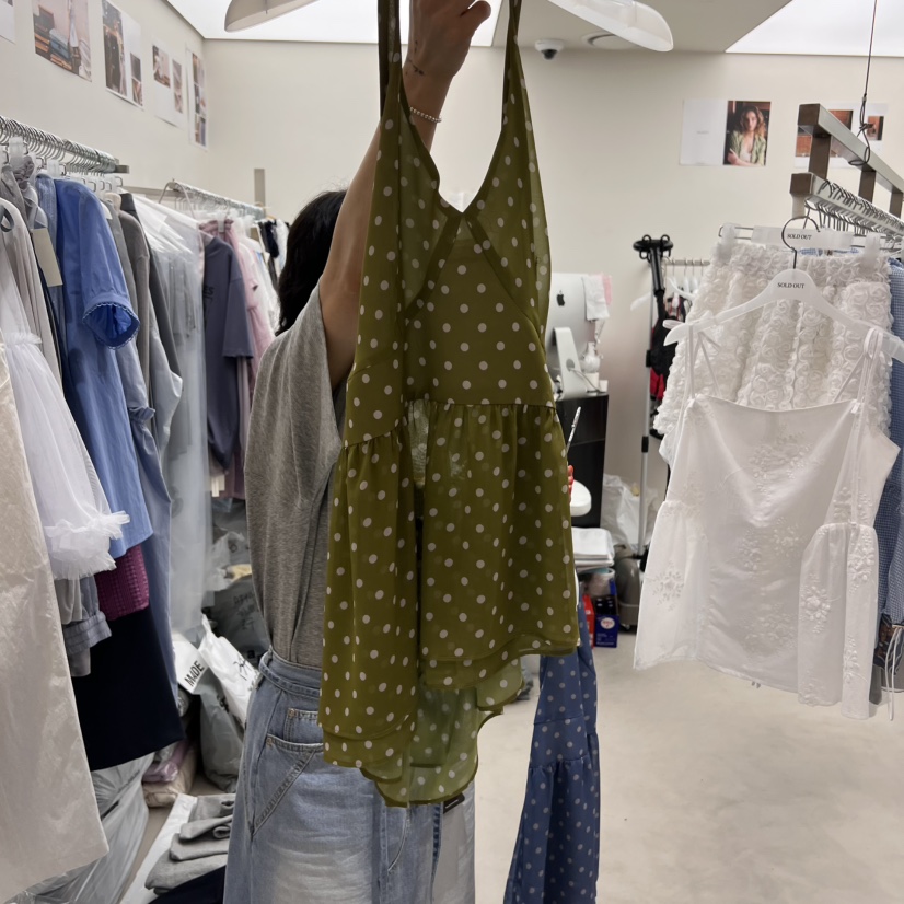 SOLD OUT韓國直郵㊣女裝新款時尚熱賣人氣推薦休閑吊帶背心SOLD OUT吊帶/背心圖色2