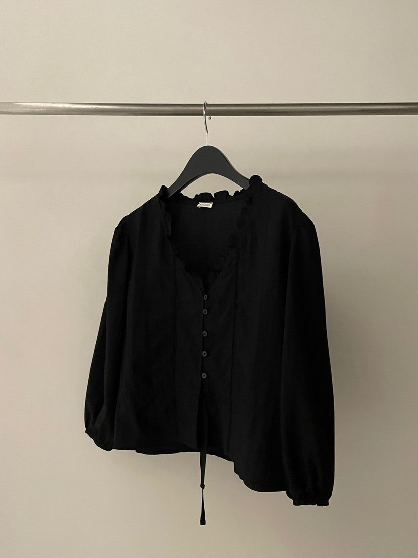 FLAT GARDEN/LA MUETTE/JAMIESTONE韓國㊣直郵東大門代購女裝新品25春夏襯衫蕾絲衫FLAT GARDEN/LA MUETTE/JAMIESTONE襯衫/蕾絲衫圖色2