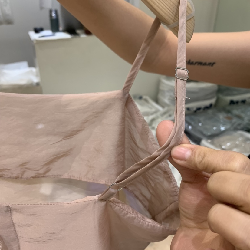 AUBE東大門代購女裝新品時尚人氣25春夏推薦職業真品吊帶背心AUBE吊帶/背心