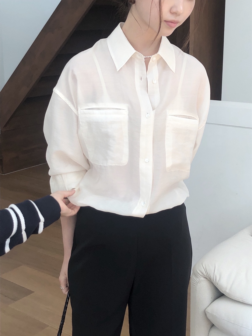 LE BUTTER韓國代購女士新品25春夏時尚襯衫蕾絲衫口袋天絲LE BUTTER襯衫/蕾絲衫