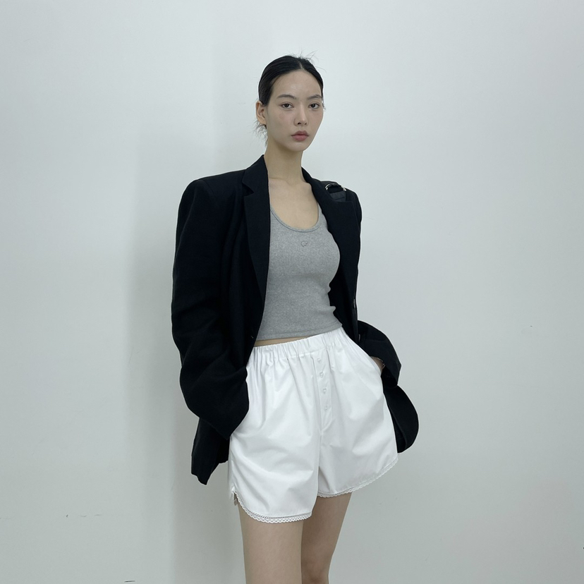 D2/A2韓國直郵女裝新品推薦熱賣時尚職業真品人氣短褲蕾絲D2/A2短褲圖色2
