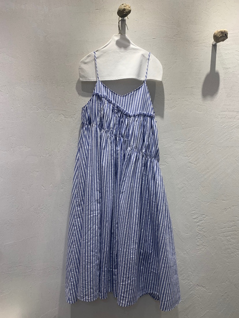 AT NOTE東大門實拍女士新款25春夏真品職業休閑連衣裙荷葉邊AT NOTE連衣裙