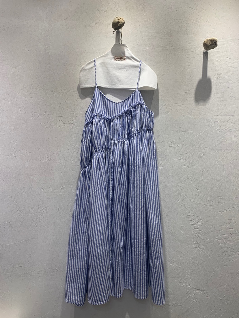 AT NOTE東大門實拍女士新款25春夏真品職業休閑連衣裙荷葉邊AT NOTE連衣裙