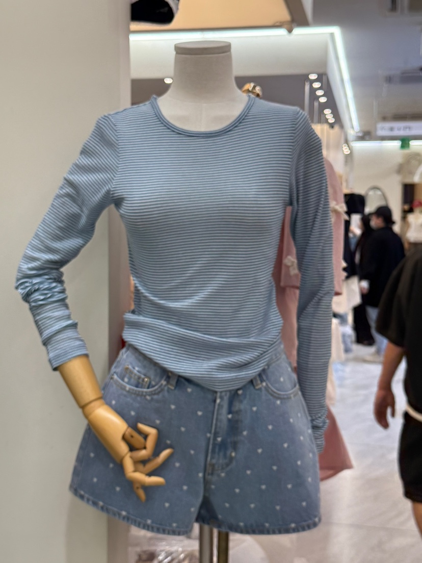 EUM韓國直郵㊣女裝新款人氣時尚25春夏休閑熱賣推薦長袖T恤EUM長袖T恤圖色2