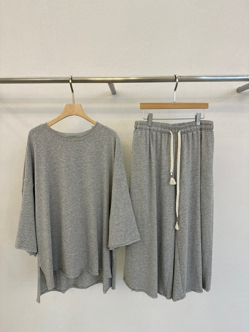 FORM韓國㊣直郵東大門代購女裝新品休閑25春夏熱賣套裝套裝FORM套裝圖色2