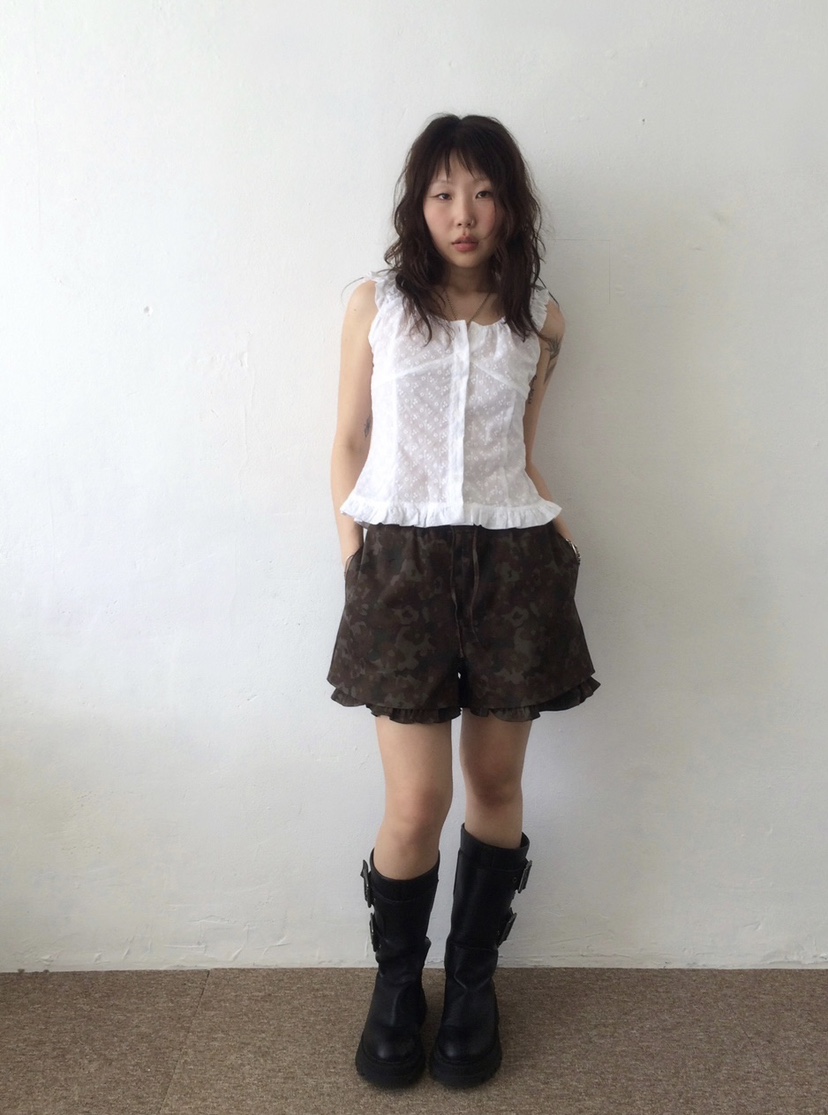 I I韓國直郵㊣東大門實拍女裝新款推薦人氣短褲荷葉邊迷彩ITSSONG短褲