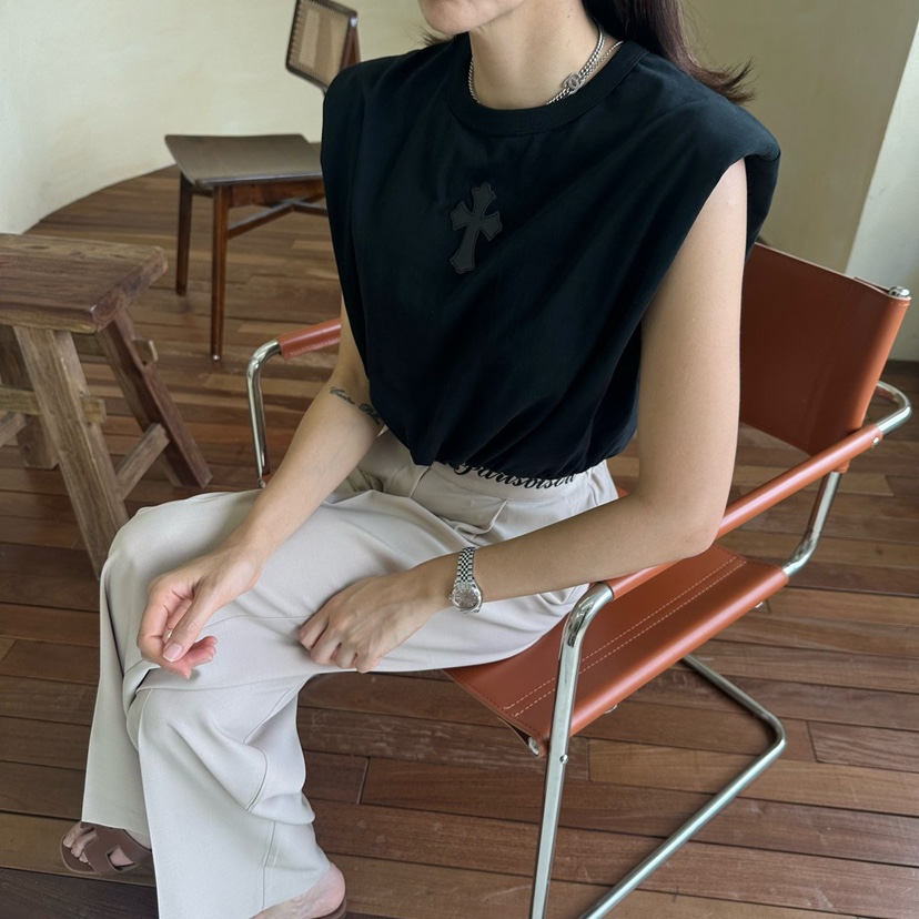 SOUIT韓國㊣直郵東大門代購女裝新品推薦人氣熱賣休閑T恤皮革SOUIT by mabel-LT恤