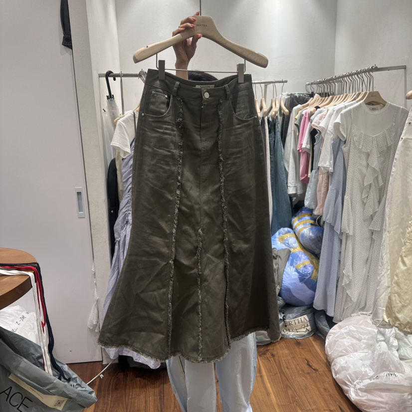 BERTHA韓國直郵㊣東大門實拍女裝新款25春夏時尚人氣長裙復古BERTHA長裙圖色2