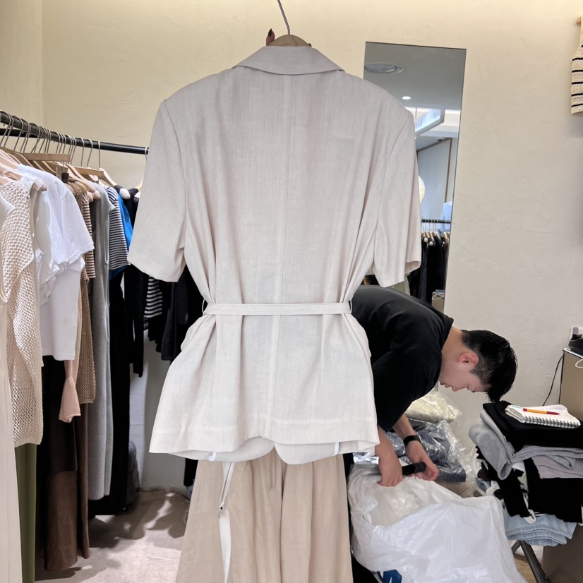 W AND J韓國直郵㊣東大門實拍女裝新品人氣推薦夾克含腰帶W AND J夾克