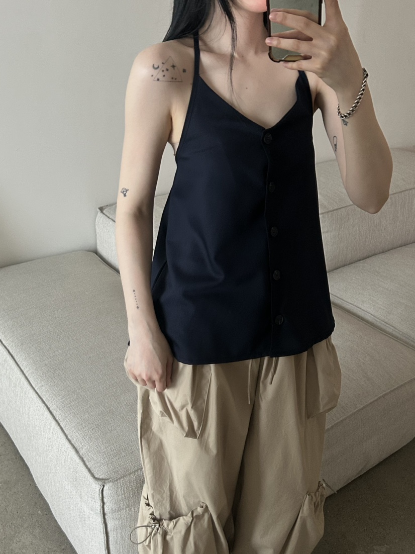 BUCKLE韓國直郵㊣東大門實拍女裝新品時尚休閑推薦吊帶背心BUCKLE吊帶/背心