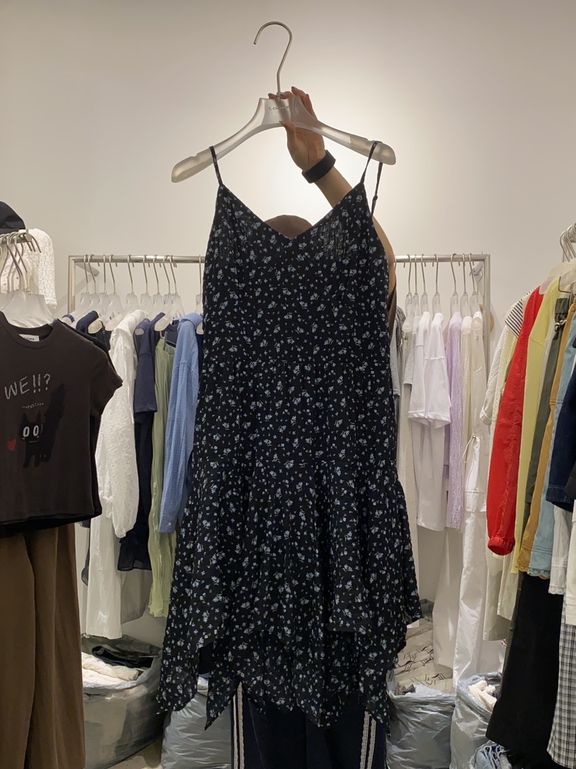 LOOKK韓國直郵㊣女裝新品熱賣休閑人氣推薦時尚25春夏連衣裙LOOKK連衣裙