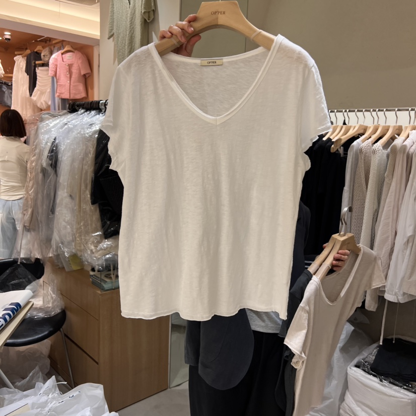 OP PER直郵韓國代購㊣女裝新品時尚25春夏休閑熱賣推薦T恤V領OPPER-simplebeigeT恤