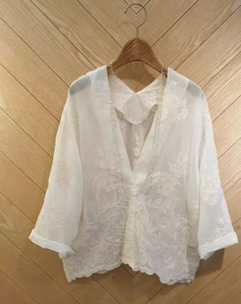VIVI MARKET韓國㊣直郵東大門代購女裝新款時尚襯衫蕾絲衫V領VIVI MARKET襯衫/蕾絲衫