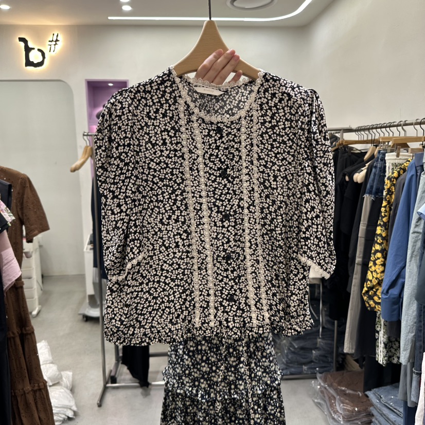BISHOP韓國㊣直郵東大門代購女裝新款休閑人氣25春夏襯衫蕾絲衫b#/BISHOP襯衫/蕾絲衫圖色2