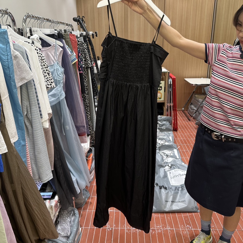 E/E/E直郵韓國代購㊣女裝新款人氣25春夏休閑連衣裙不含內搭E/E/E連衣裙