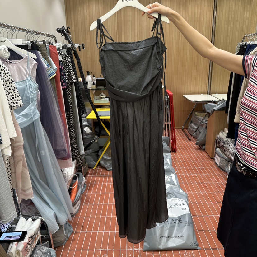 E/E/E直郵韓國代購㊣女裝新款人氣25春夏休閑連衣裙不含內搭E/E/E連衣裙圖色4
