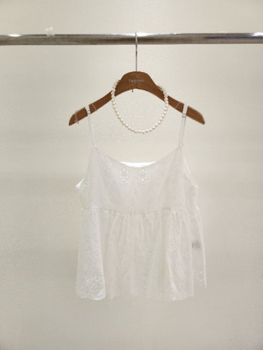 FEMME韓國直郵㊣女裝新品25春夏推薦吊帶背心不含飾品蕾絲花FEMME吊帶/背心圖色2