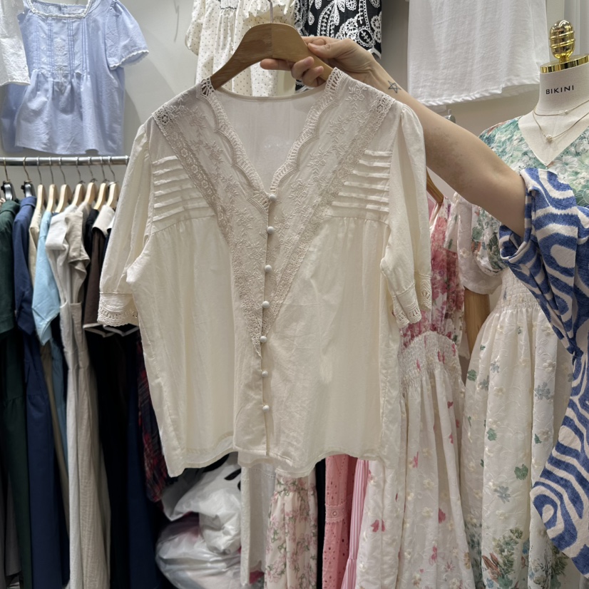 BIKINI韓國㊣直郵東大門代購女裝新款休閑時尚襯衫蕾絲衫刺繡BIKINI襯衫/蕾絲衫圖色2