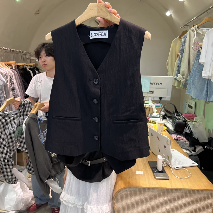 BLACKFRIDAY韓國直郵㊣女裝新品人氣熱賣25春夏推薦馬甲海軍BLACK FRIDAY馬甲