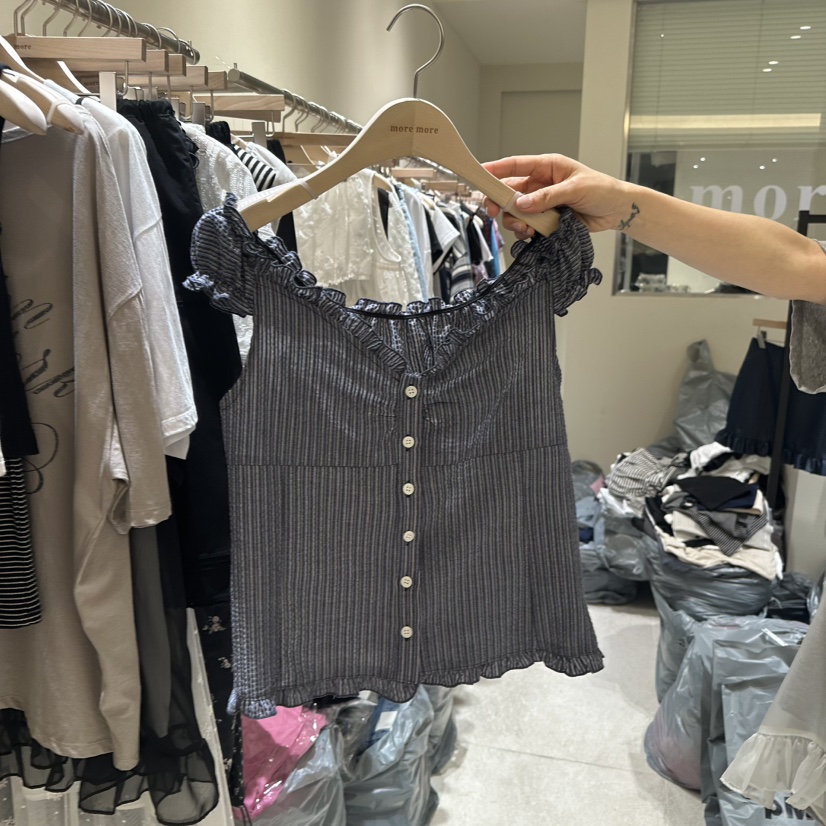 MOREMORE直郵韓國代購㊣女裝新品時尚吊帶背心荷葉邊褶皺條紋more more吊帶/背心