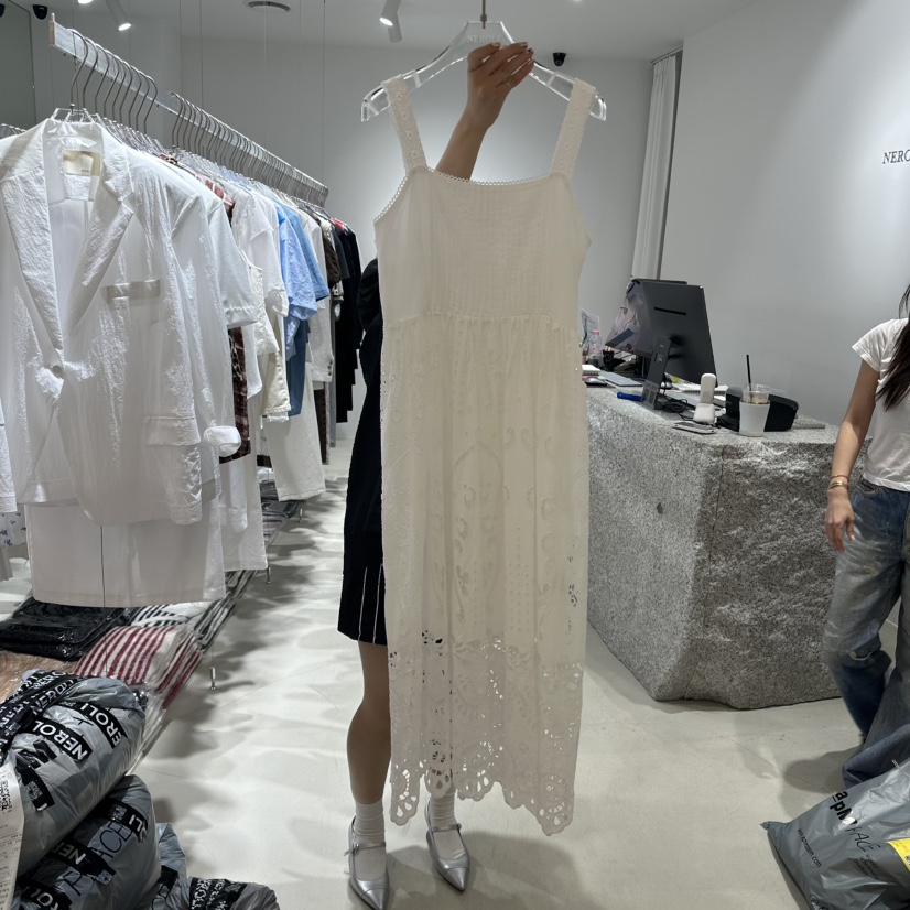 NEROLI 36韓國直郵㊣東大門實拍女裝新款休閑時尚連衣裙刺繡NEROLI 36連衣裙
