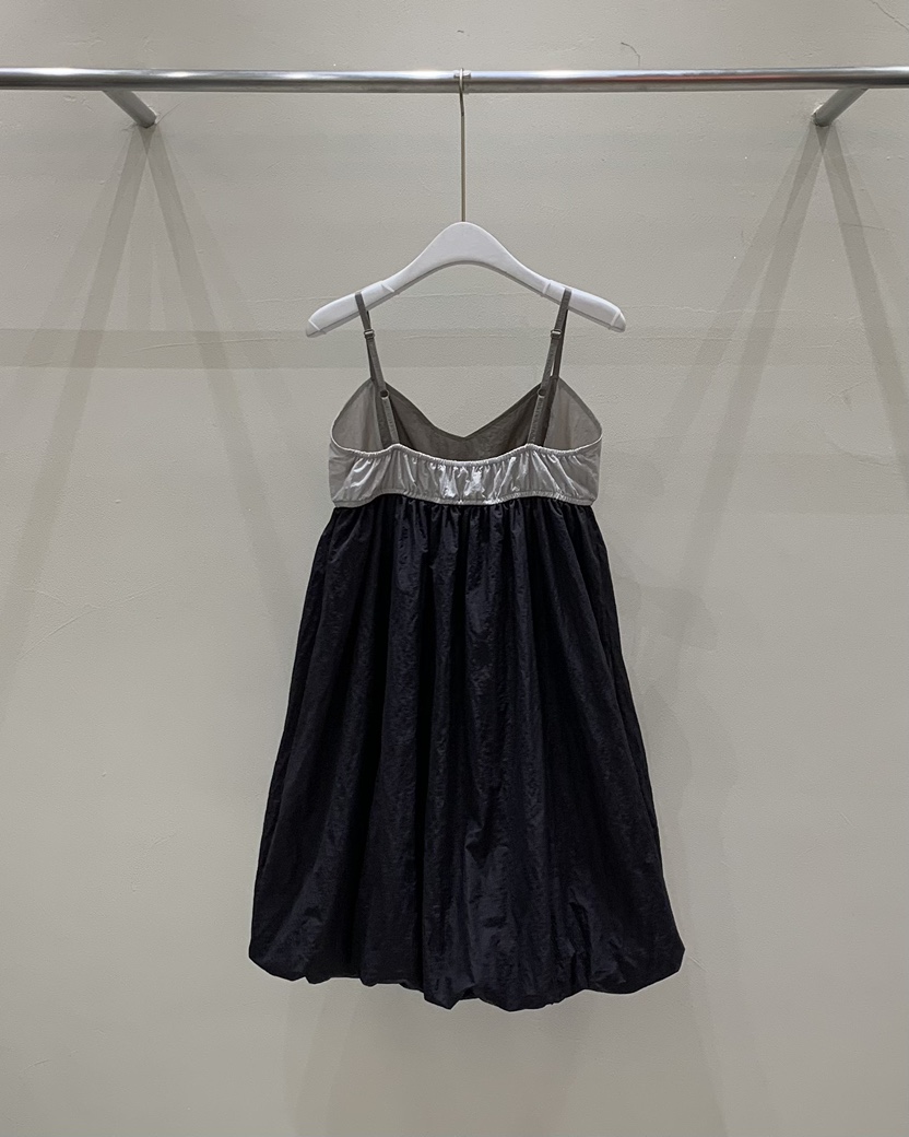 LOVE MOMENT東大門實拍女士新品休閑熱賣25春夏人氣連衣裙LOVE MOMENT連衣裙