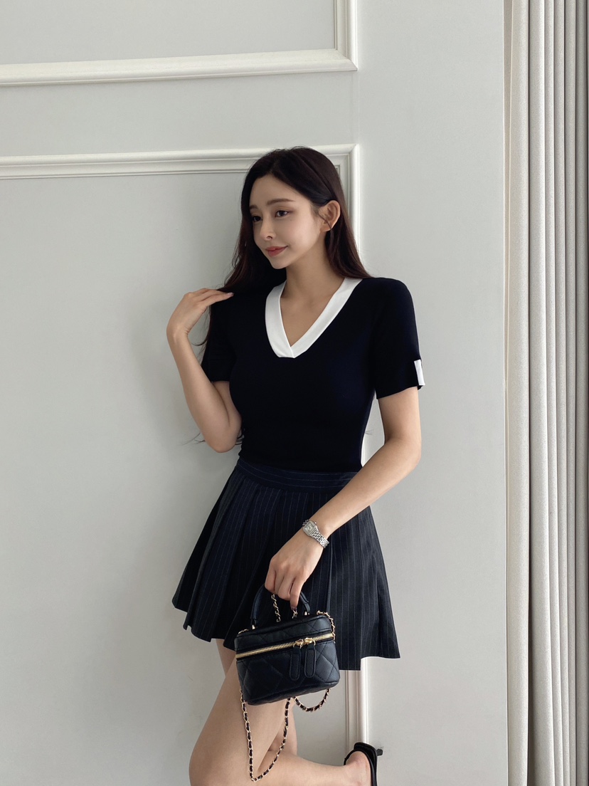 CLOTH韓國直郵㊣東大門實拍女裝新款25春夏推薦熱賣T恤V領套裝CLOTHT恤