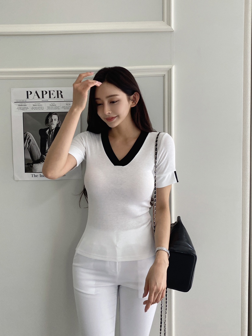 CLOTH韓國直郵㊣東大門實拍女裝新款25春夏推薦熱賣T恤V領套裝CLOTHT恤