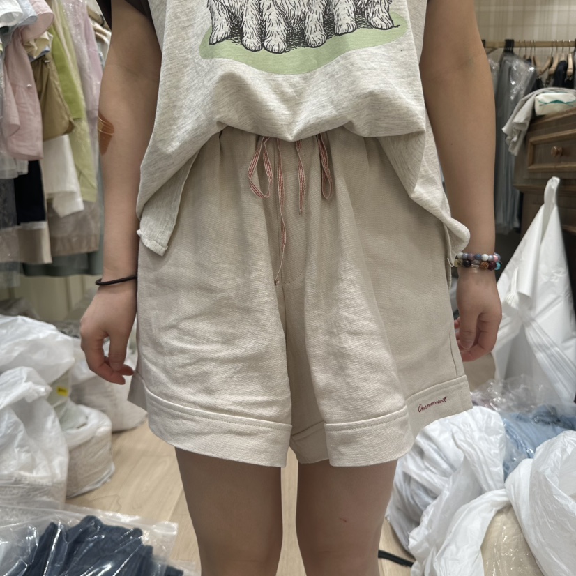 OURMOMENT直郵韓國代購㊣女裝新品時尚熱賣25春夏人氣休閑短褲OURMOMENT短褲圖色1