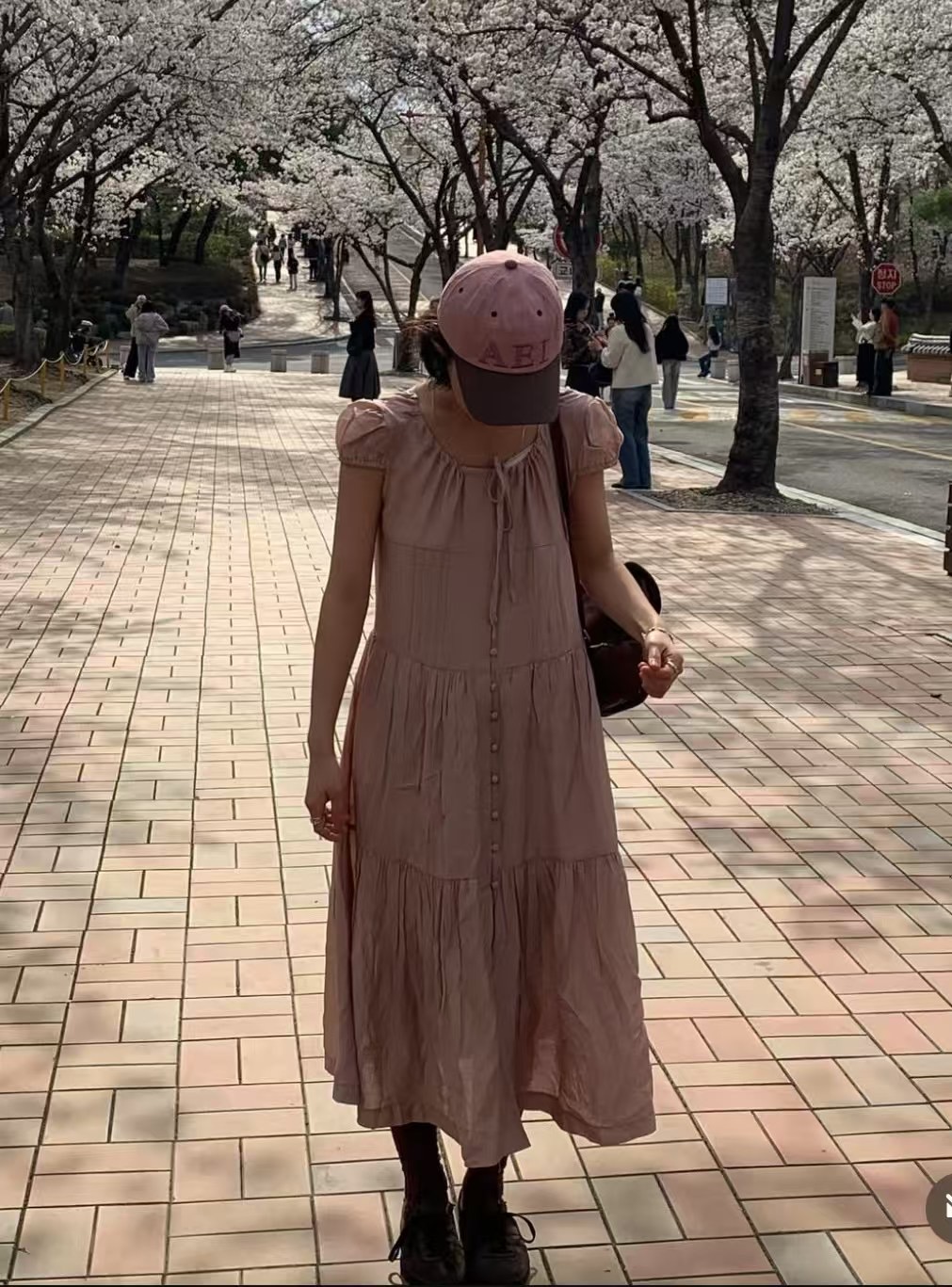 THEHANDS東大門直郵女士新款推薦25春夏時尚連衣裙泡泡袖紐扣THEHANDS連衣裙