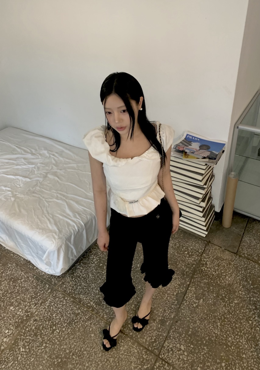 SEOLO韓國代購女裝新款時尚職業推薦人氣熱賣襯衫蕾絲衫露肩Seolo seoul襯衫/蕾絲衫