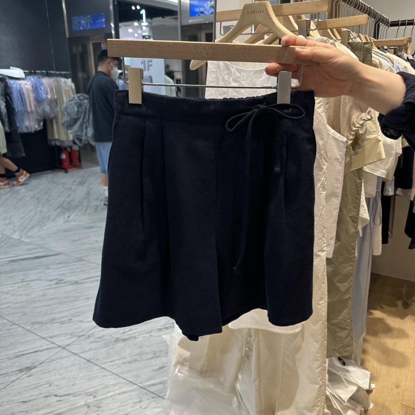 OVERTAKE韓國㊣直郵東大門代購女裝新品時尚推薦人氣短褲亞麻OVERTAKE短褲圖色3