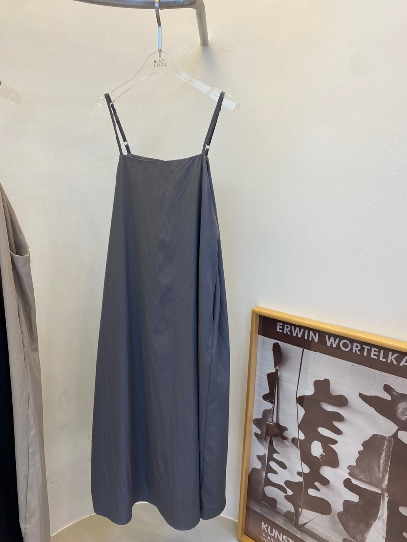 BLACK BIJOU韓國直郵㊣東大門實拍女裝新品時尚連衣裙修身長款BLACK BIJOU連衣裙圖色1