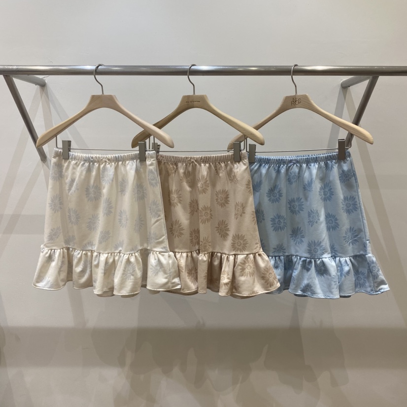 SILVER韓國直郵㊣東大門實拍女裝新品25春夏時尚熱賣推薦短裙SILVER短裙
