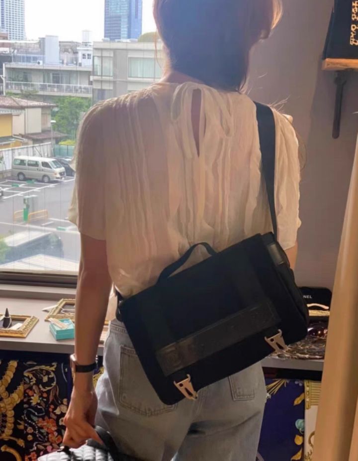 STAY HERE韓國直郵㊣東大門實拍女裝新款熱賣推薦襯衫蕾絲衫STAY HERE襯衫/蕾絲衫