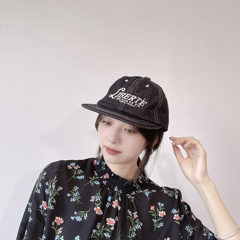 LOVELY HAT韓國直郵㊣東大門實拍女裝新款時尚休閑熱賣帽子LOVELY HAT帽子