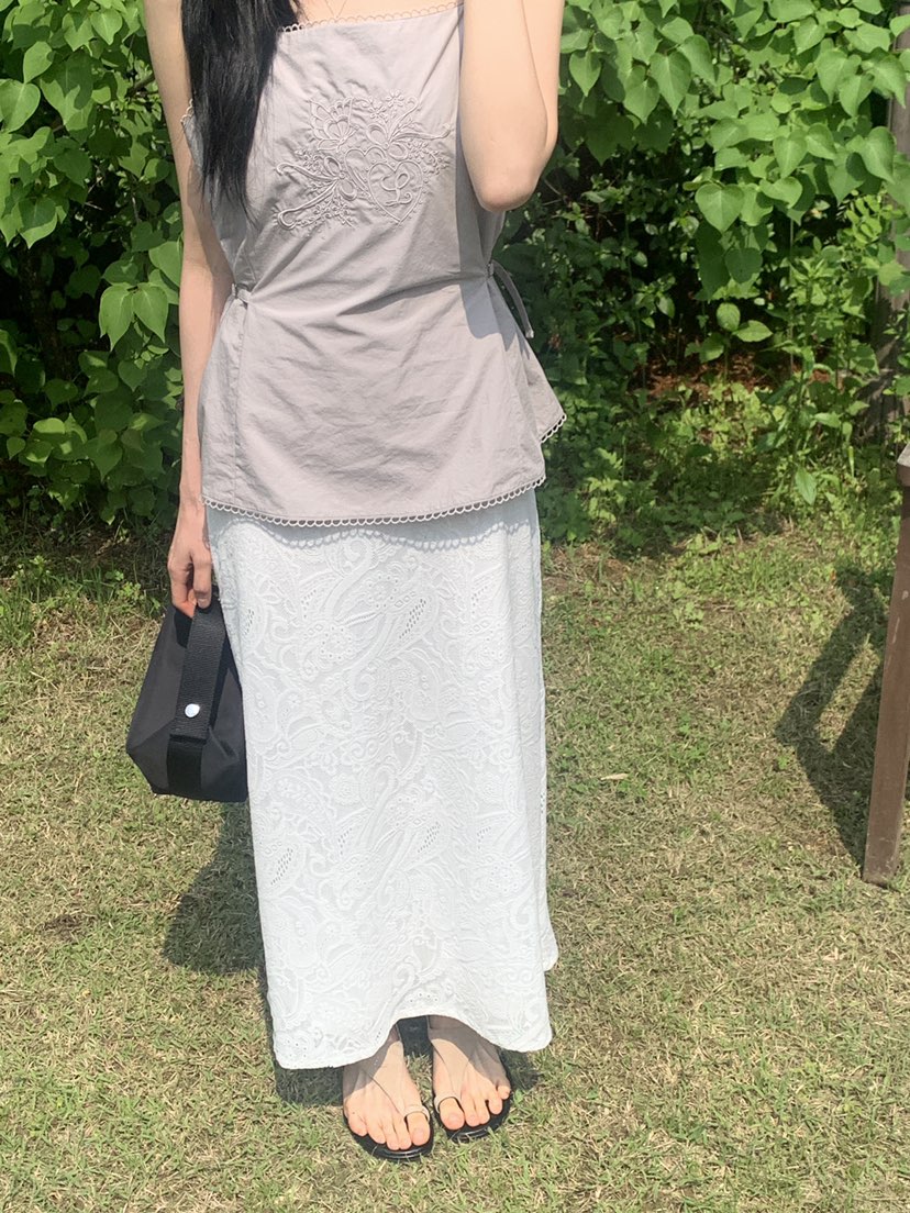 LOGARDEN東大門直郵女裝新品推薦時尚職業熱賣吊帶背心刺繡LO GARDEN吊帶/背心