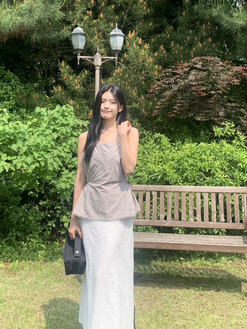 LOGARDEN東大門直郵女裝新品推薦時尚職業熱賣吊帶背心刺繡LO GARDEN吊帶/背心